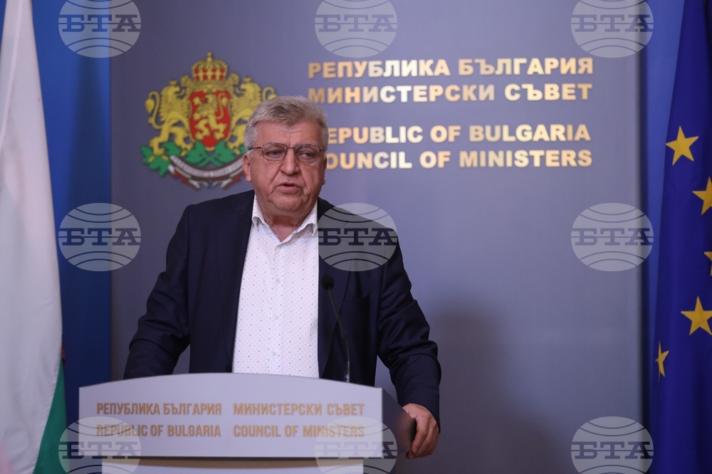 Министерски съвет - Манол Генов - брифинг