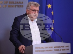 Министерски съвет - Манол Генов - брифинг