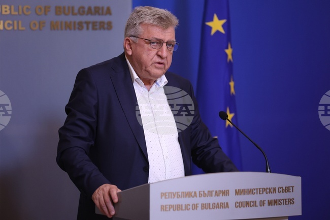 Министерски съвет - Манол Генов - брифинг