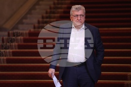 Министерски съвет - Манол Генов - брифинг