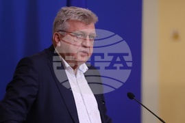 Министерски съвет - Манол Генов - брифинг