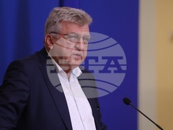 Министерски съвет - Манол Генов - брифинг