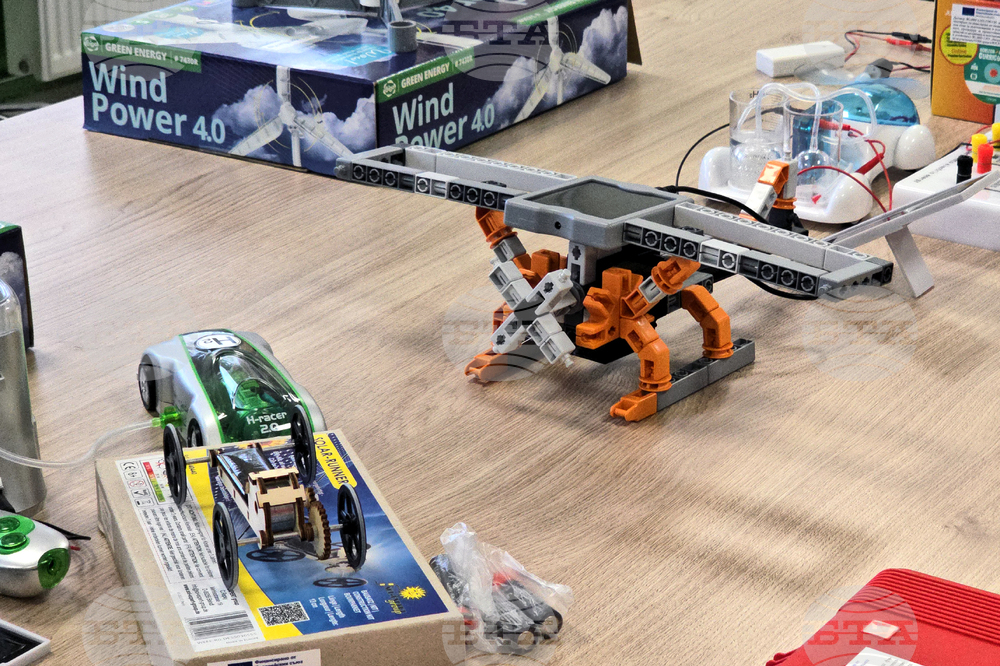 Ловеч - Професионална гимназия по механоелектротехника - СТЕМ кабинети