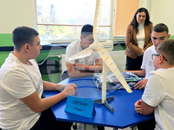 Ловеч - Професионална гимназия по механоелектротехника - СТЕМ кабинети