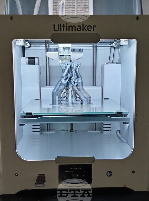 Сувенир-реплика на ръката на бог Сабазий, създадоха с 3D принтер в Регионалния исторически музей – Габрово 