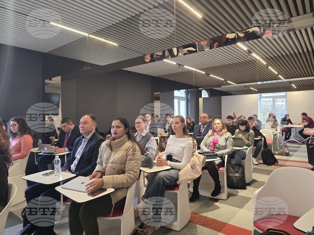 СУ  „Св. Климент Охридски“ - Стопански факултет - арт инсталация G80 -  представяне