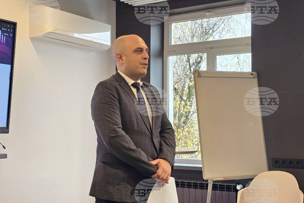 СУ  „Св. Климент Охридски“ - Стопански факултет - арт инсталация G80 -  представяне