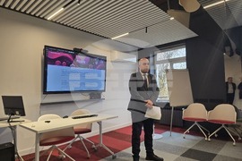 СУ  „Св. Климент Охридски“ - Стопански факултет - арт инсталация G80 -  представяне