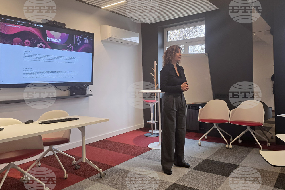 СУ  „Св. Климент Охридски“ - Стопански факултет - арт инсталация G80 -  представяне