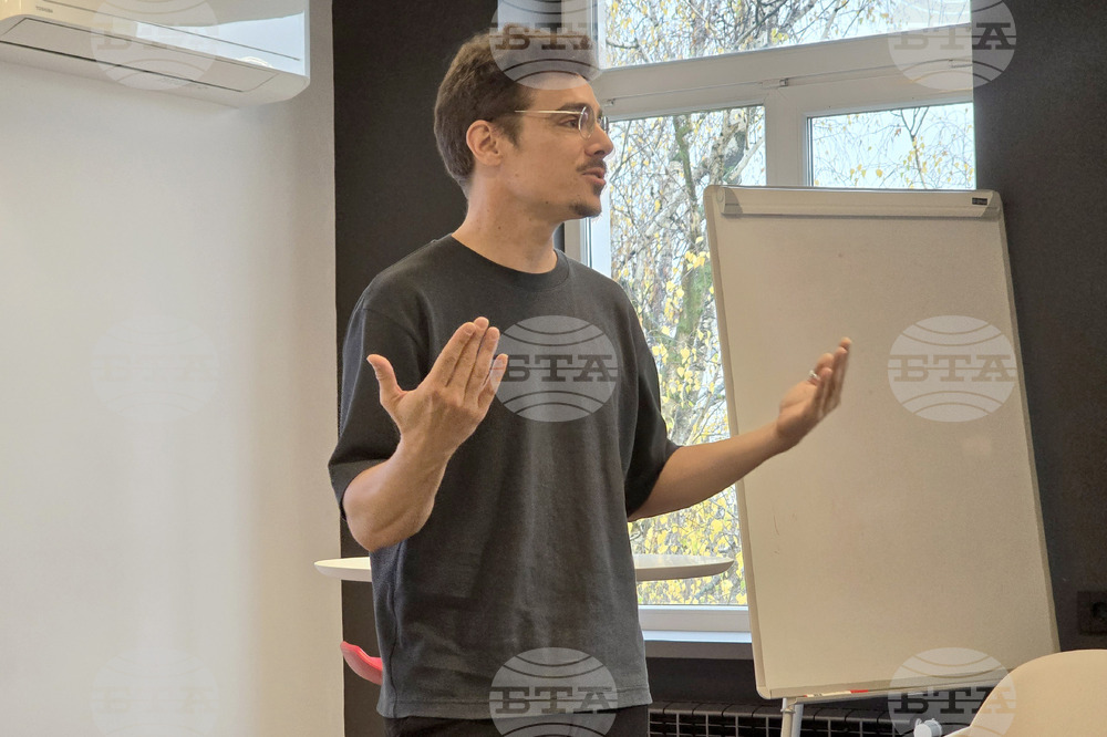 СУ  „Св. Климент Охридски“ - Стопански факултет - арт инсталация G80 -  представяне