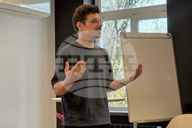 СУ  „Св. Климент Охридски“ - Стопански факултет - арт инсталация G80 -  представяне