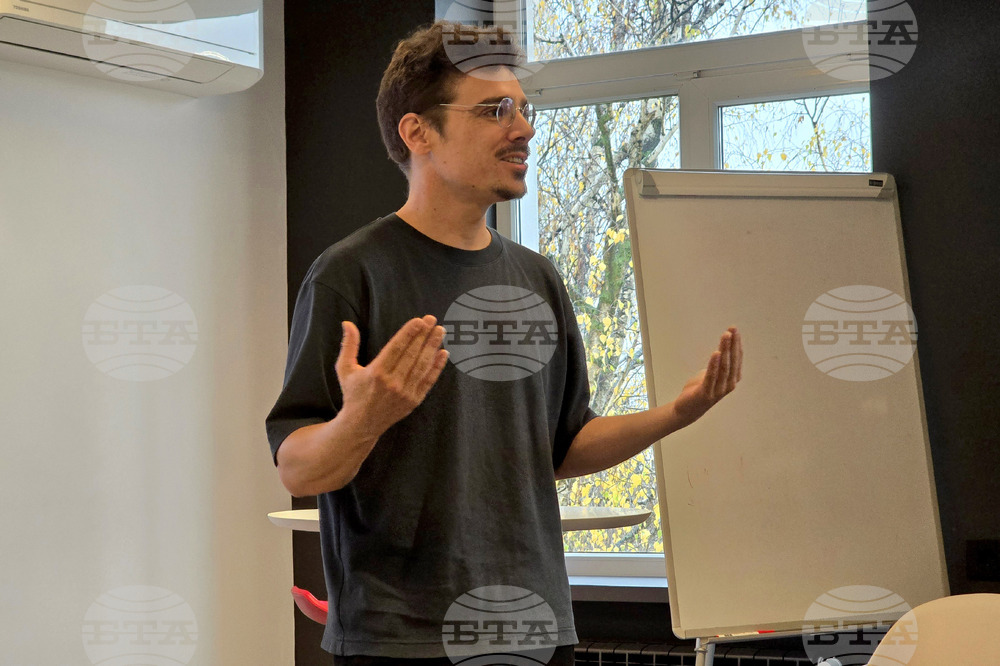 СУ  „Св. Климент Охридски“ - Стопански факултет - арт инсталация G80 -  представяне