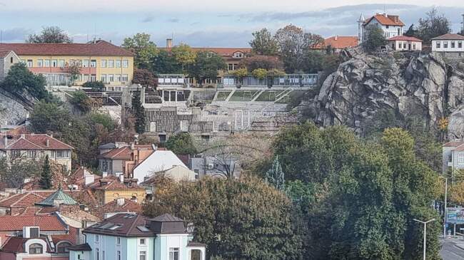 В Бюрото по труда в Пловдив свободните работни места за хора с висше образование са 37