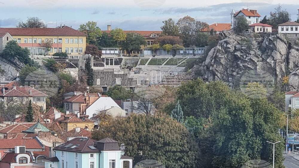 В Бюрото по труда в Пловдив свободните работни места за хора с висше образование са 37