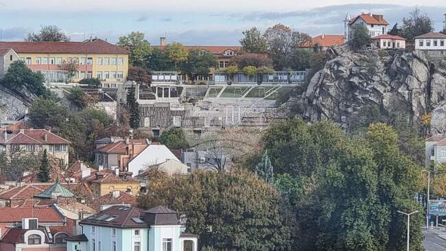 В Бюрото по труда в Пловдив свободните работни места за хора с висше образование са 37
