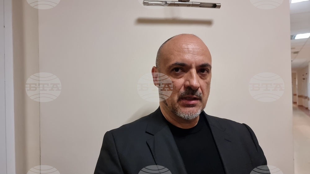 Средно училище „Христо Ботев“ – Враца създава младежки гвардейски отряд, започва дарителска кампания