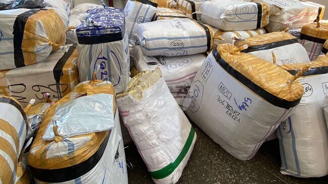 Митничари задържаха близо 12 000 „маркови“ стоки на околовръстния път на Видин