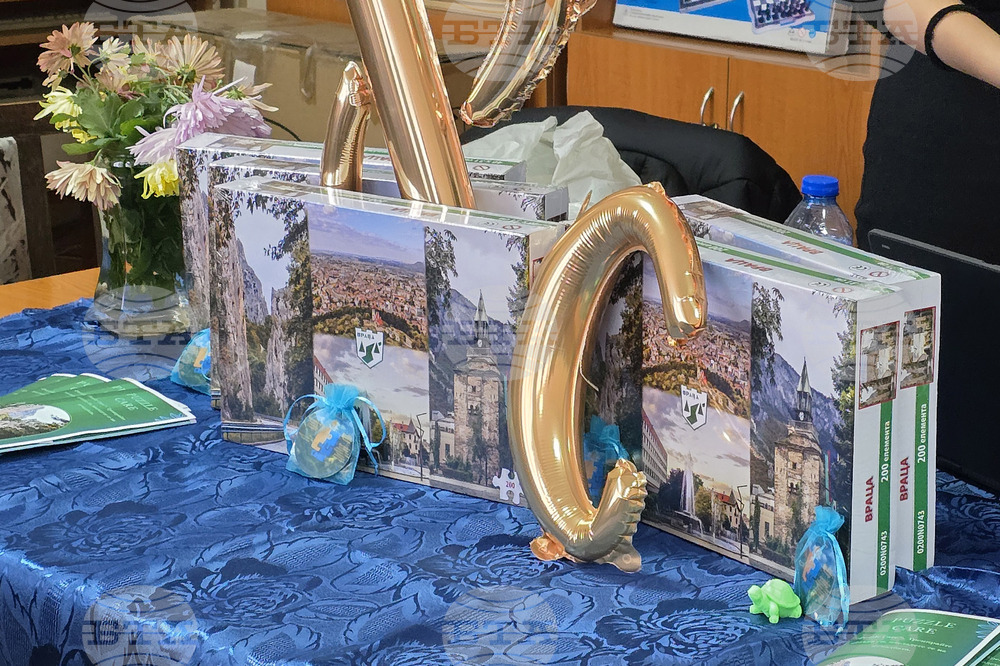 Пъзел, създаден от ученици за превенция на деменцията, беше представен в Клуба на инвалида във Враца