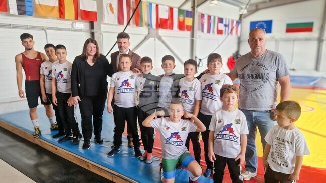 Станка Златева откри нова зала за борба във Ветрино