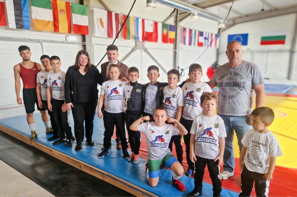 Станка Златева откри нова зала за борба във Ветрино