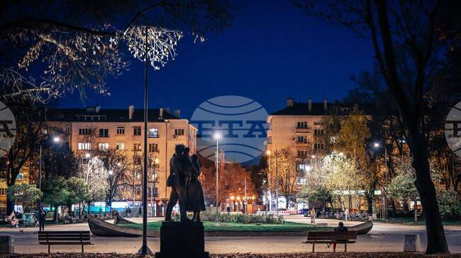 Приключи основният етап от подмяната на алейното осветление на парка „Заимов“, съобщиха от Столичната община