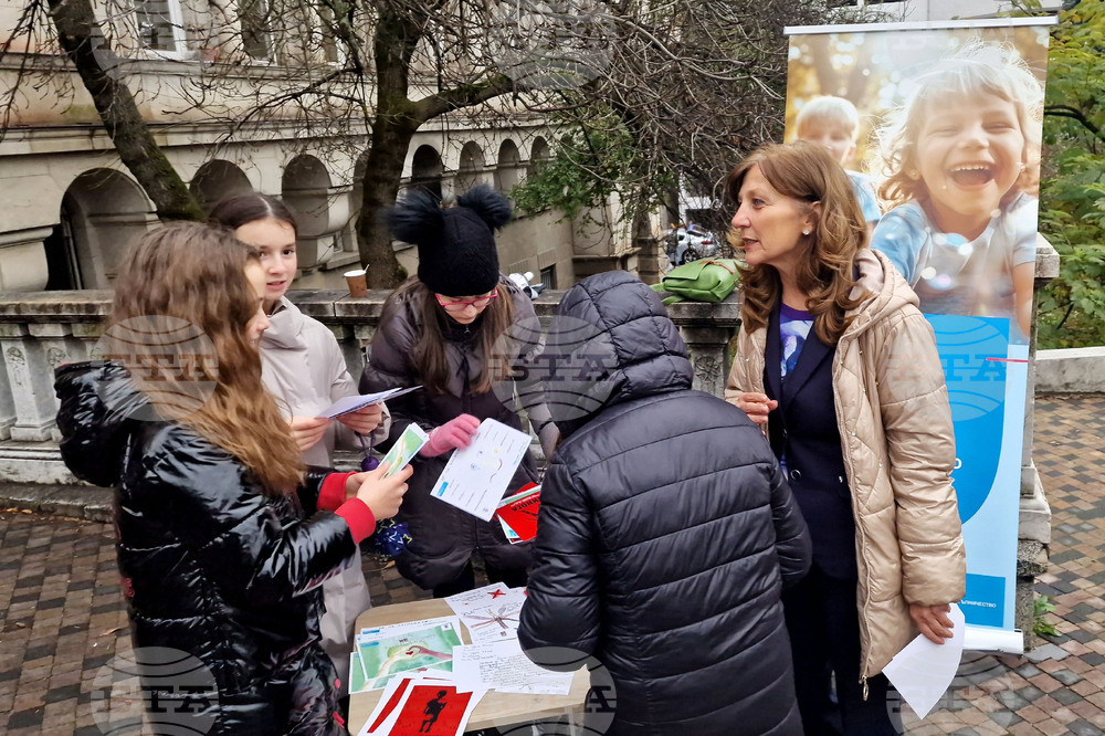 Велико Търново - Световен ден за борба с насилието над деца - информационна кампания