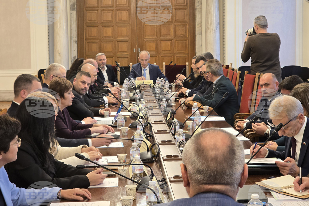  По предвидения бюджет за училищното образование за 2026 г. дискутираха депутати и училищни директори на заседанието на образователната комисия 