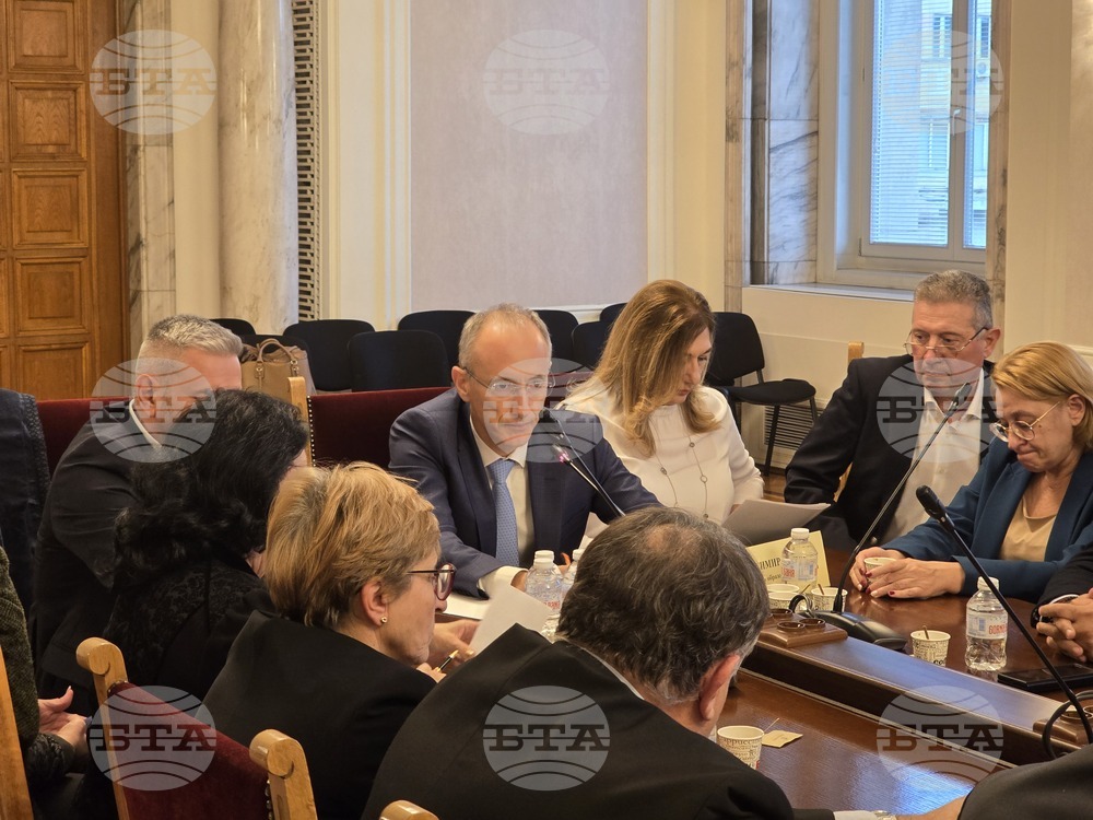 В законопроекта за държавния бюджет за 2026 г. разчетените разходи за образование са 4,8 процента от БВП, каза министър Красимир Вълчев