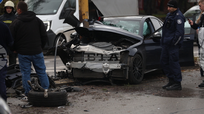Деветнадесетгодишен шофьор е пострадал при катастрофа на бул. "Тодор Александров" в София