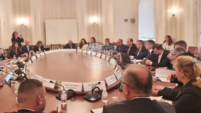 Проектобюджетът на държавата за 2026 г. предоставя значителен финансов ресурс за МРРБ и общините, смята Николай Нанков