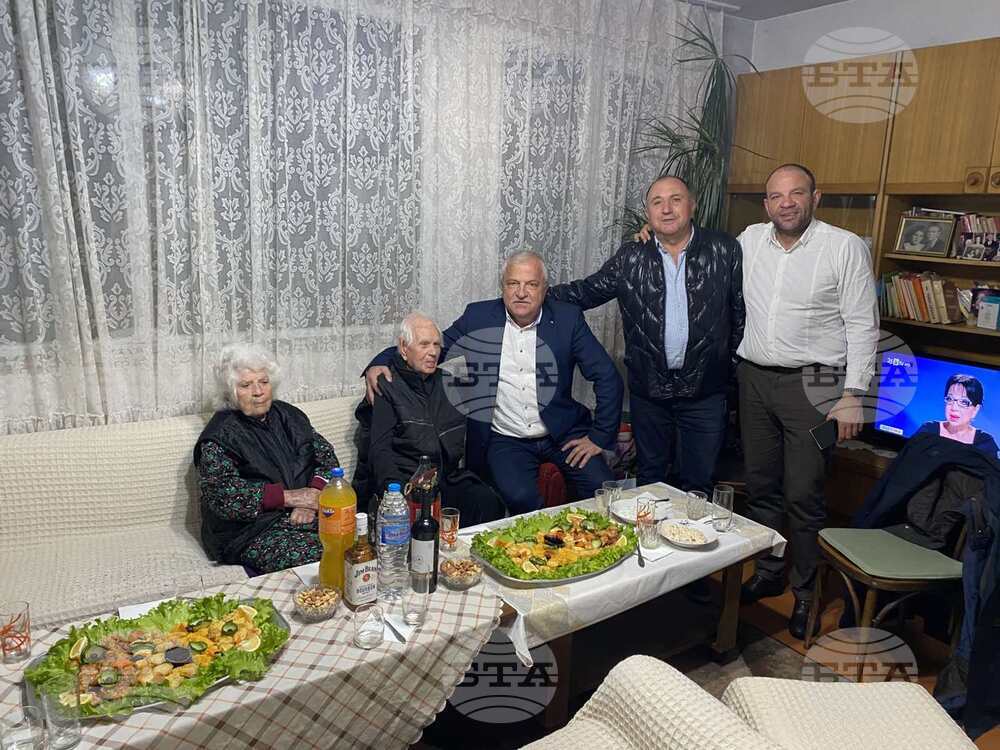Стотен рожден ден отпразнува Стефан Стефанов от Гоце Делчев, кметът Владимир Москов и неговите заместници го поздравиха за юбилея