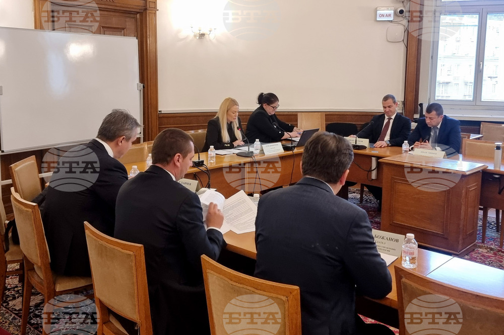 Въвеждането на софтуера за управление на продажбите в търговските обекти ще изсветли донякъде сивата икономика, смята министър Валентин Мундров