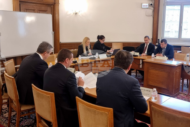 Въвеждането на софтуера за управление на продажбите в търговските обекти ще изсветли донякъде сивата икономика, смята министър Валентин Мундров