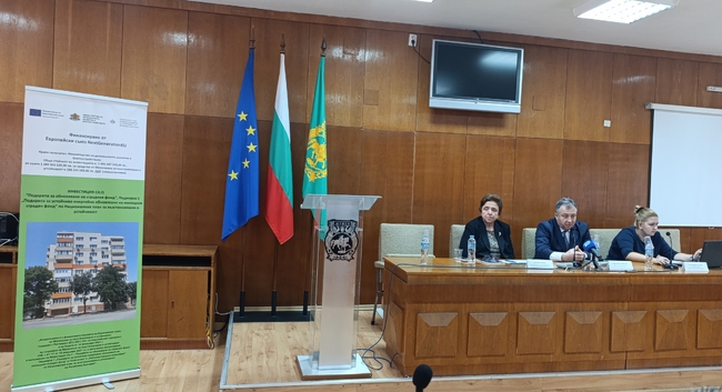 Кметът пред заместник-министър Дора Янкова: В Шумен се санират и предстои да се санират общо 29 жилищни сгради плюс пет публични