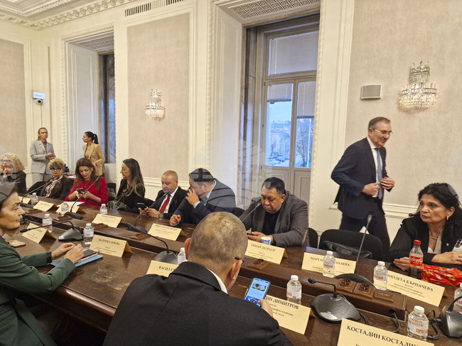 Parliamentary Committee on Demographic Policy, Children and Family Adopts 2026 State Budget Bill at First Reading