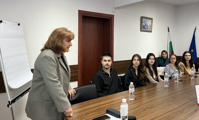 Първокурсници от Юридическия факултет на Софийския университет се срещнаха с магистрати от Софийската апелативна прокуратура в Деня на отворените врати