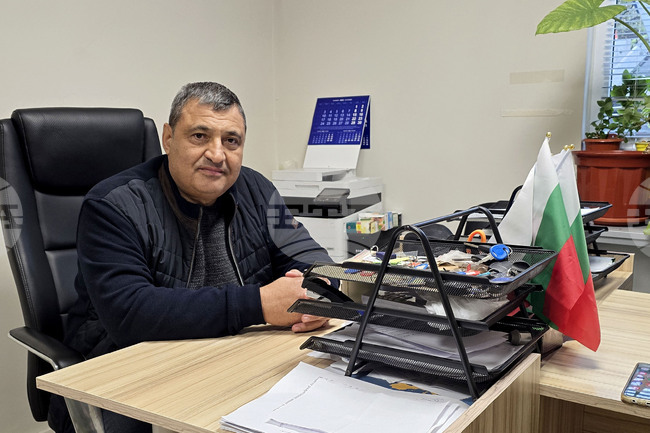 Свищов е в готовност за зимния сезон, каза директорът на Общинско предприятие “Чистота“ Бедри Алиев