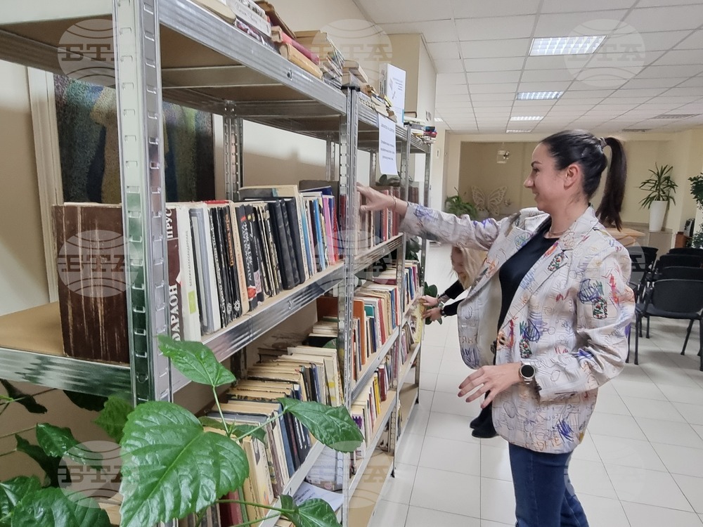 Радомир - „Библиотека на добротата“ - инициатива