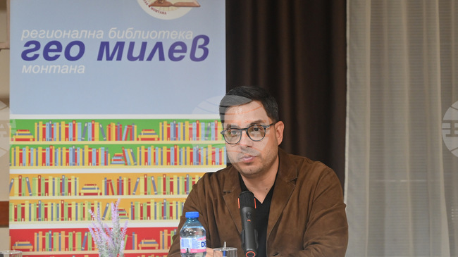 Журналистът Светослав Иванов представи в Монтана книгата си „Там, където загинаха дърветата“