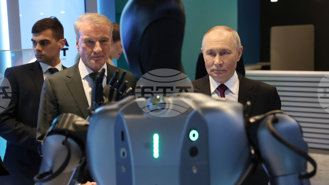 АП: Руските разузнавателни служби настойчиво търсят западни технологии заради санкциите, твърдят официални представители