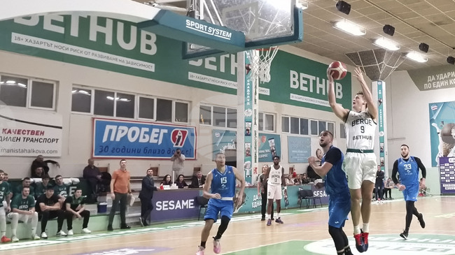 Мъжкият баскетболен Берое победи Левски в двубой от НБЛ