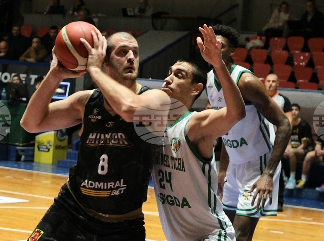 Миньор 2015 удържа финалния щурм на отбора на Шумен в Националната баскетболна лига за мъже