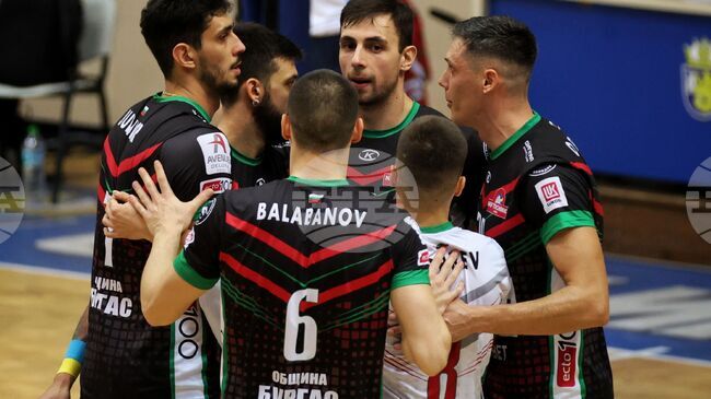 Нефтохимик 2010 постигна победа срещу Черно море и излезе на първо място в класирането в шампионата по волейбол
