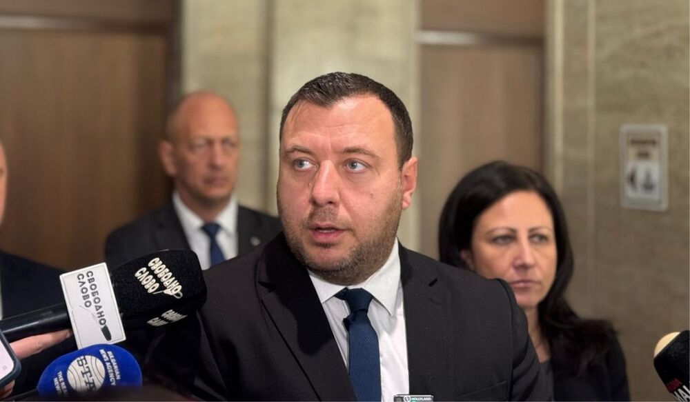 „Възраждане“ напусна днес пленарната зала заради нарушение на конституционни права и несъгласие с действията на председателстващия НС 