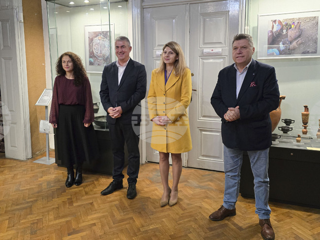 Сливен - „Тайните на Калояновската гробница” - възстановка - откриване