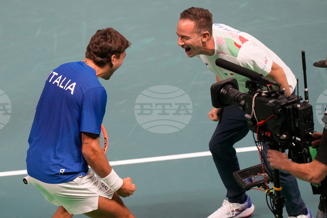 Италия достигна полуфиналите за Купа "Дейвис"