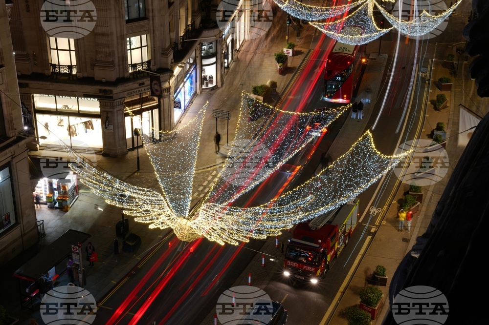 Britain Daily Life Holiday Lights