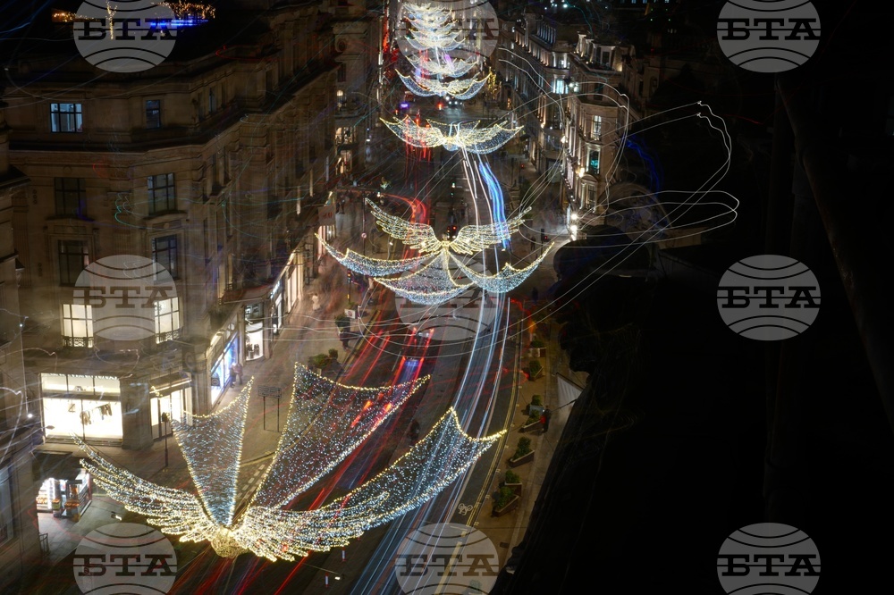 Britain Daily Life Holiday Lights