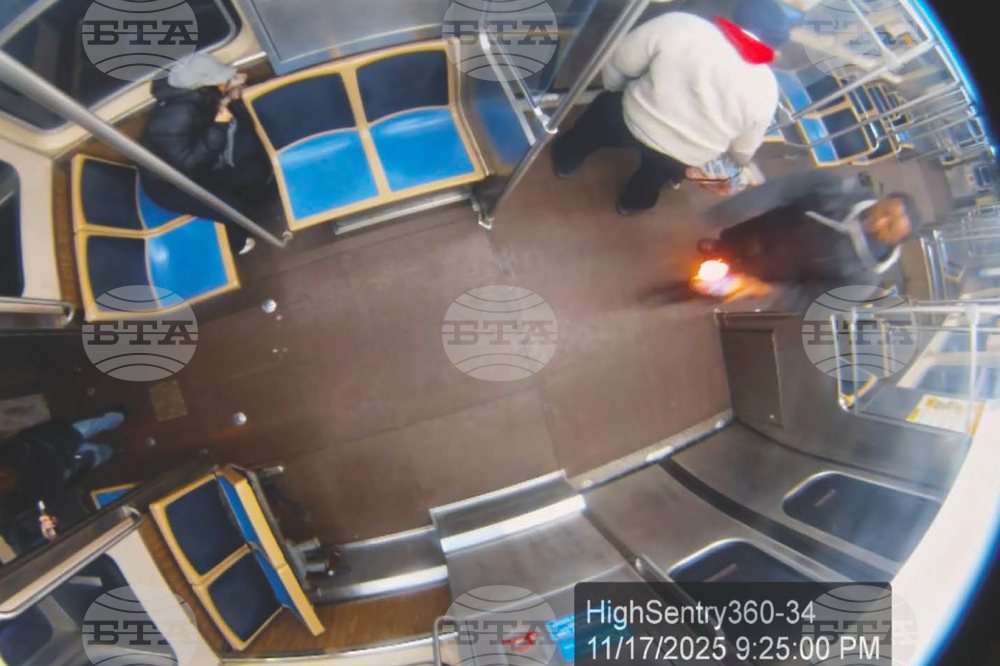 Американската прокуратура повдигна обвинения в тероризъм на мъж, подпалил жена в чикагското метро 