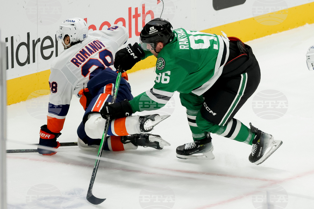 Islanders Romanov Injury Hockey